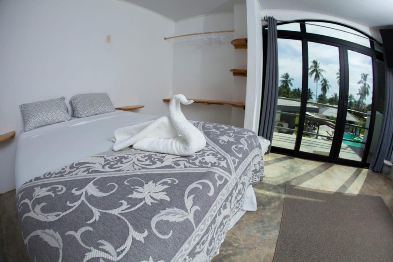 Show Pony Beach Resort And Suites Las Lajas  Eksteriør bilde