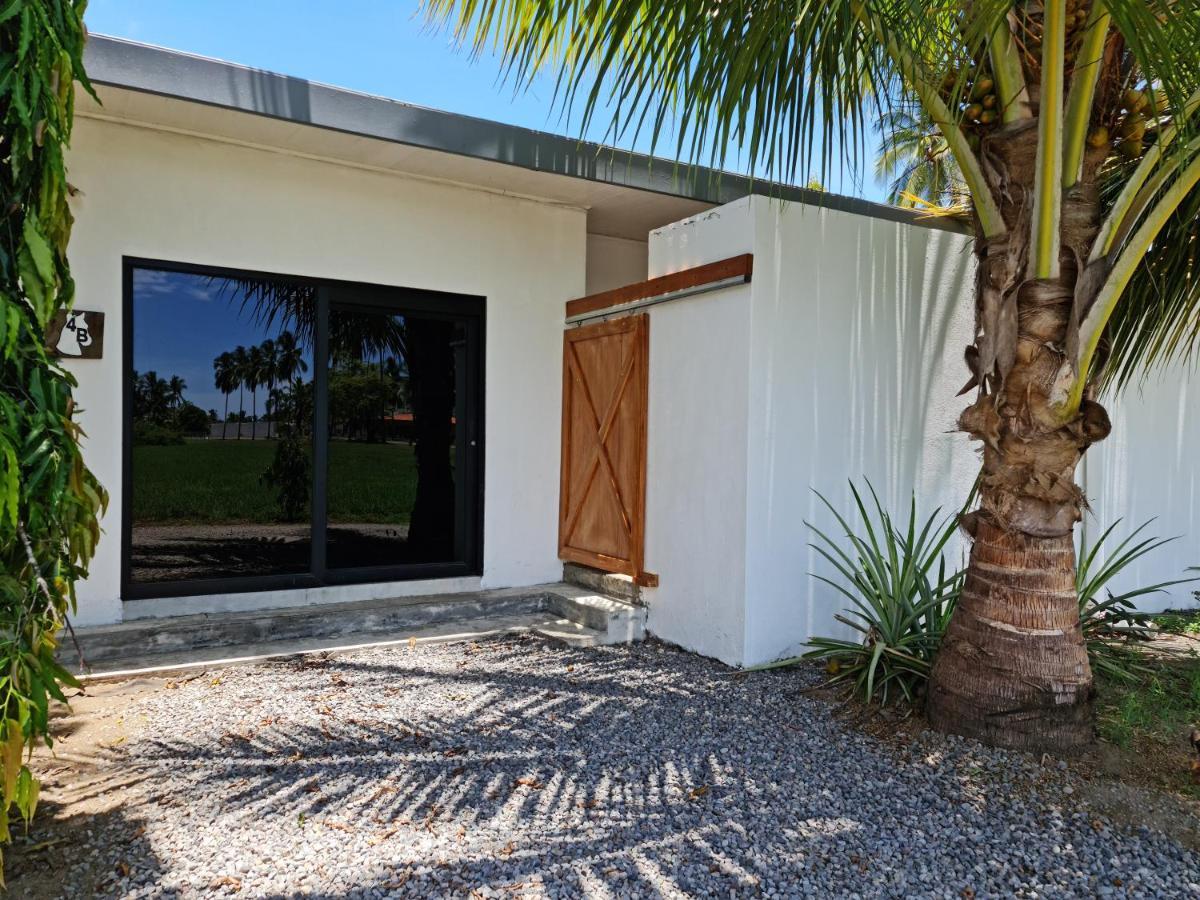 Show Pony Beach Resort And Suites Las Lajas  Eksteriør bilde