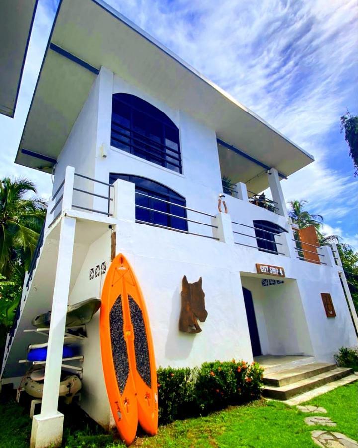 Show Pony Beach Resort And Suites Las Lajas  Eksteriør bilde