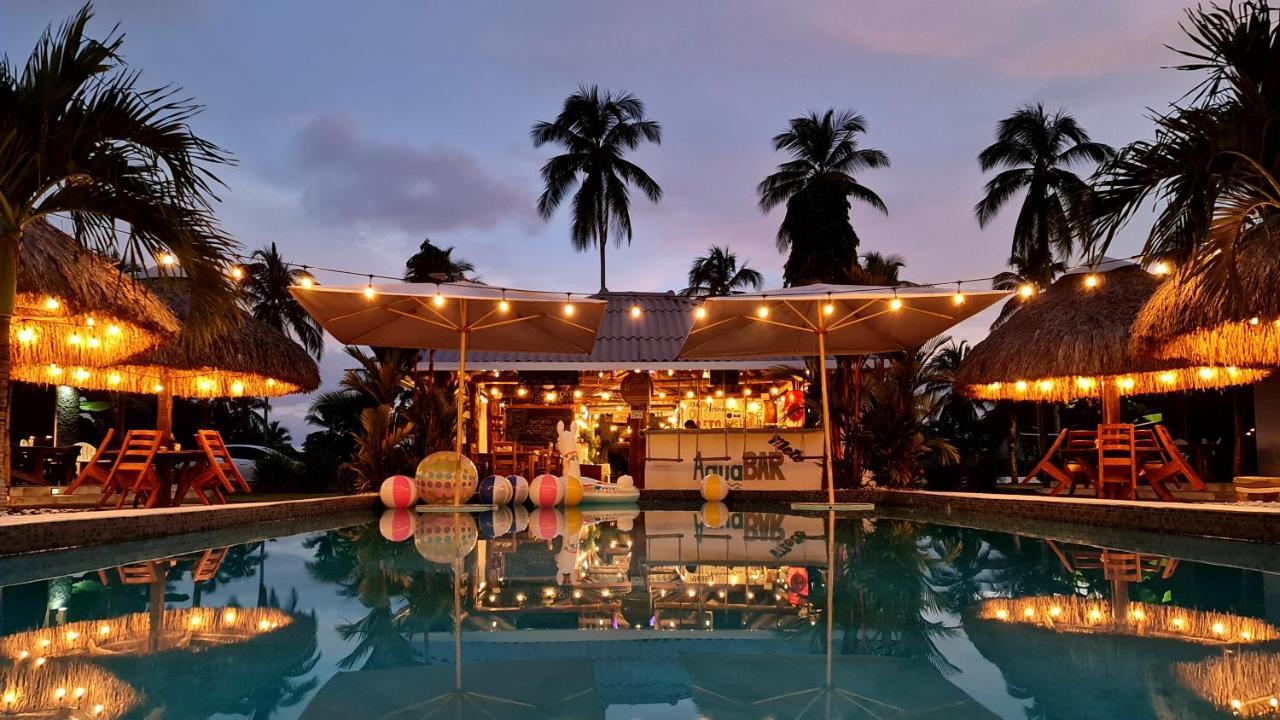 Show Pony Beach Resort And Suites Las Lajas  Eksteriør bilde