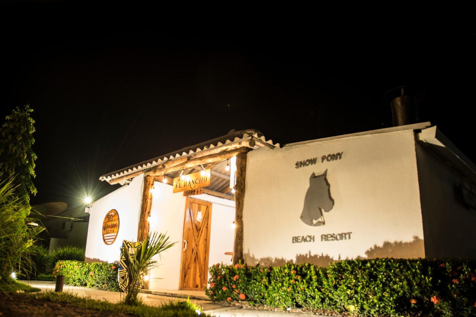 Show Pony Beach Resort And Suites Las Lajas  Eksteriør bilde