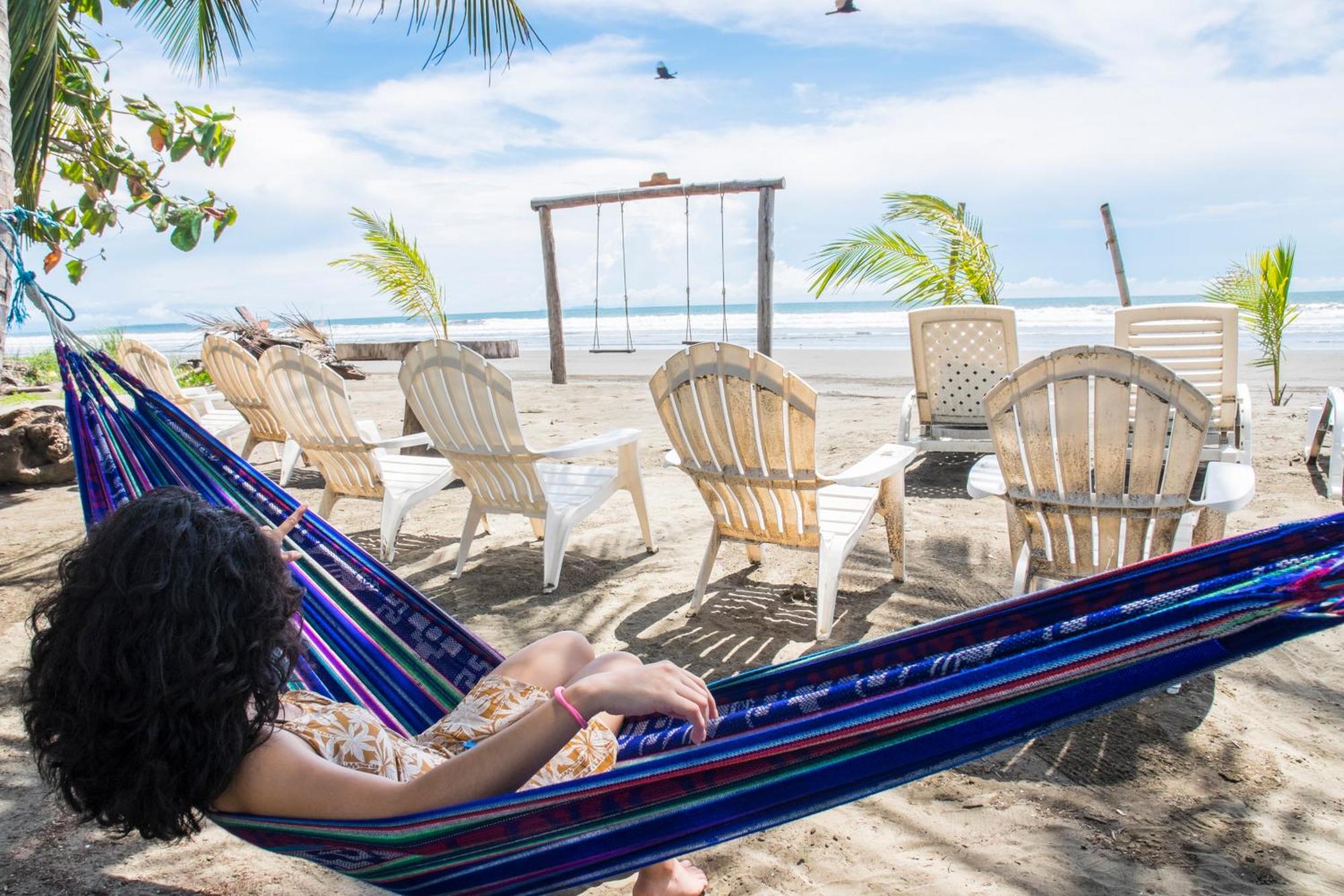 Show Pony Beach Resort And Suites Las Lajas  Eksteriør bilde